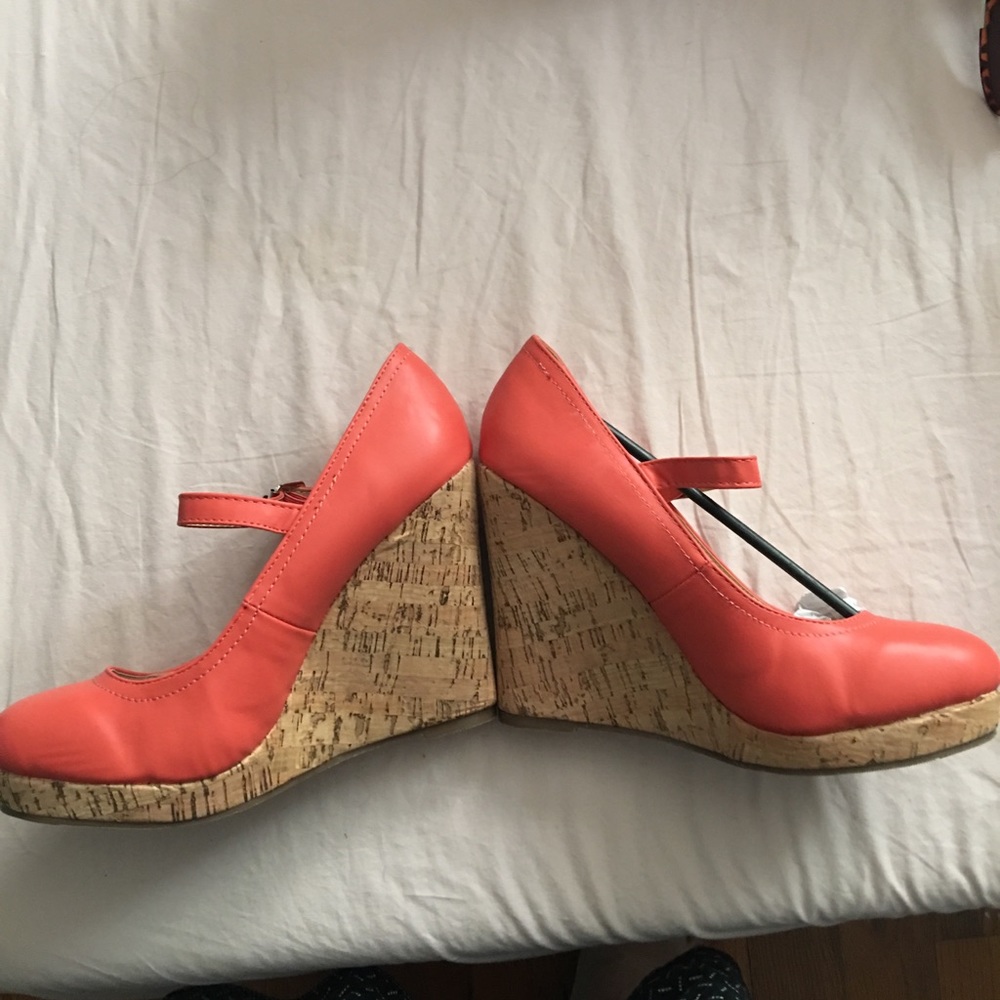 New Chase&Chloe wedge platforms
